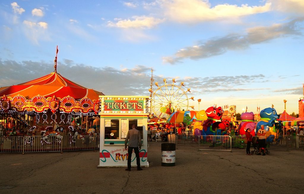 A photo of a fair.