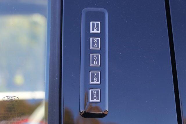 2027 Ford Super Duty F-250 SRW F-250® Lariat®