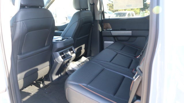 2027 Ford Super Duty F-250 SRW F-250® Lariat®