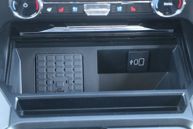 2027 Ford Super Duty F-250 SRW F-250® Lariat®