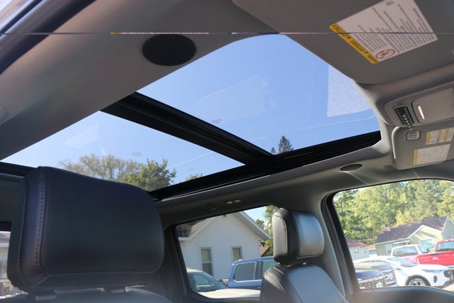 2027 Ford Super Duty F-250 SRW F-250® Lariat®