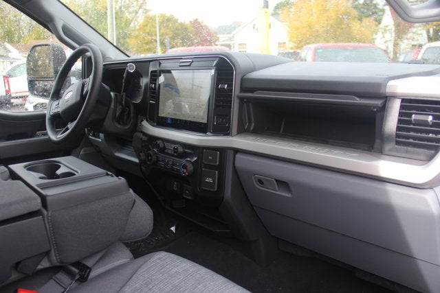 2026 Ford Super Duty F-350 SRW F-350® XLT