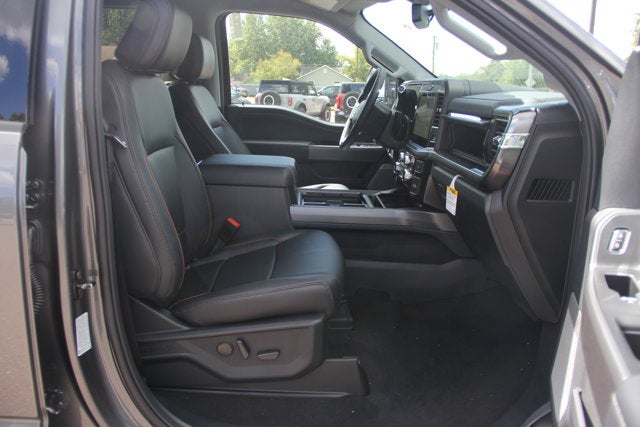 2026 Ford Super Duty F-350 SRW F-350® Lariat®