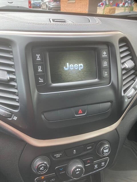 2014 Jeep Cherokee Latitude 4x4 4dr SUV