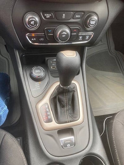 2014 Jeep Cherokee Latitude 4x4 4dr SUV