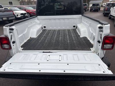 2023 Jeep Gladiator Rubicon 4x4 4dr Crew Cab 5.0 ft. SB