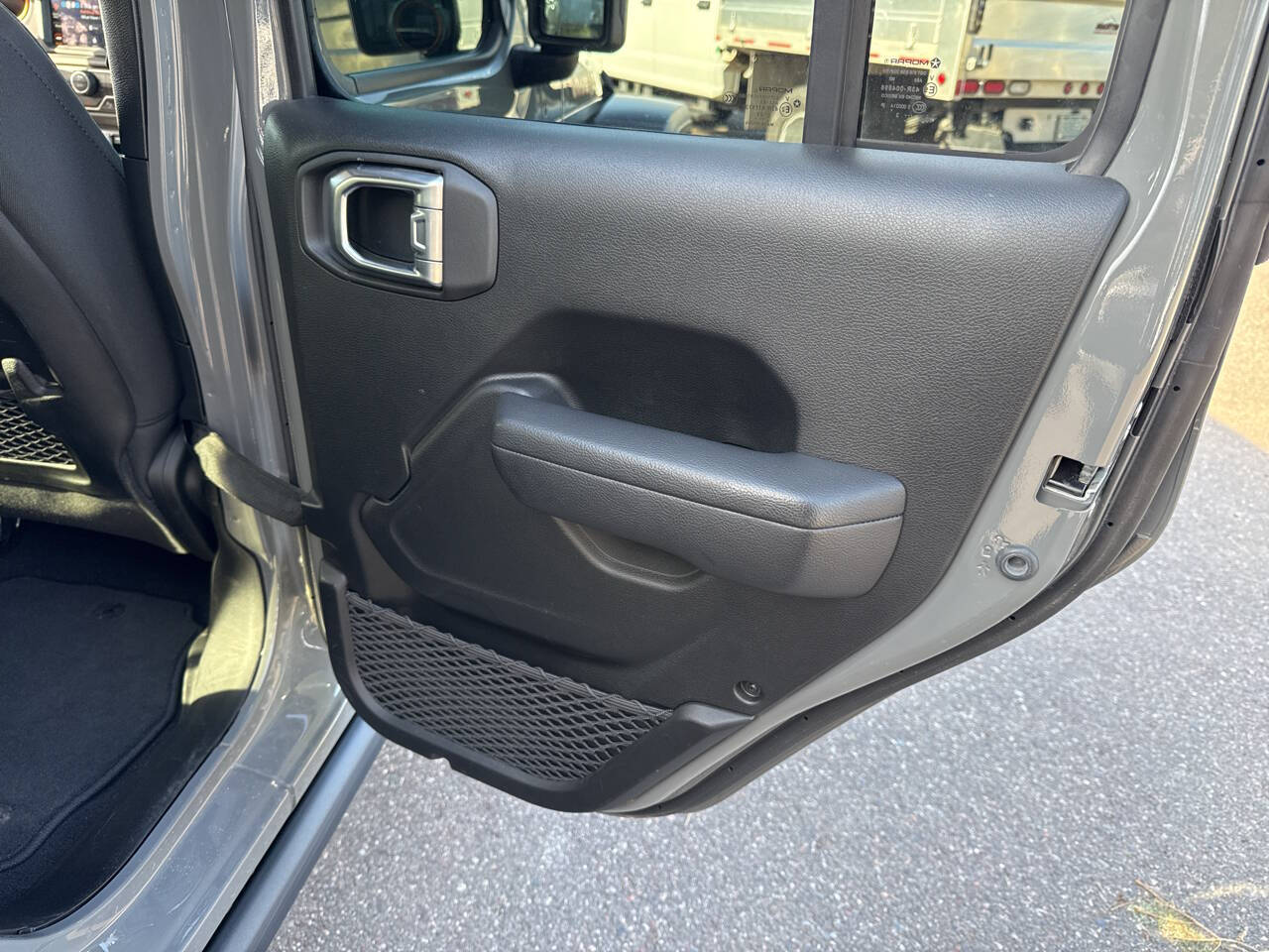 2023 Jeep Gladiator Mojave 4x4 4dr Crew Cab 5.0 ft. SB