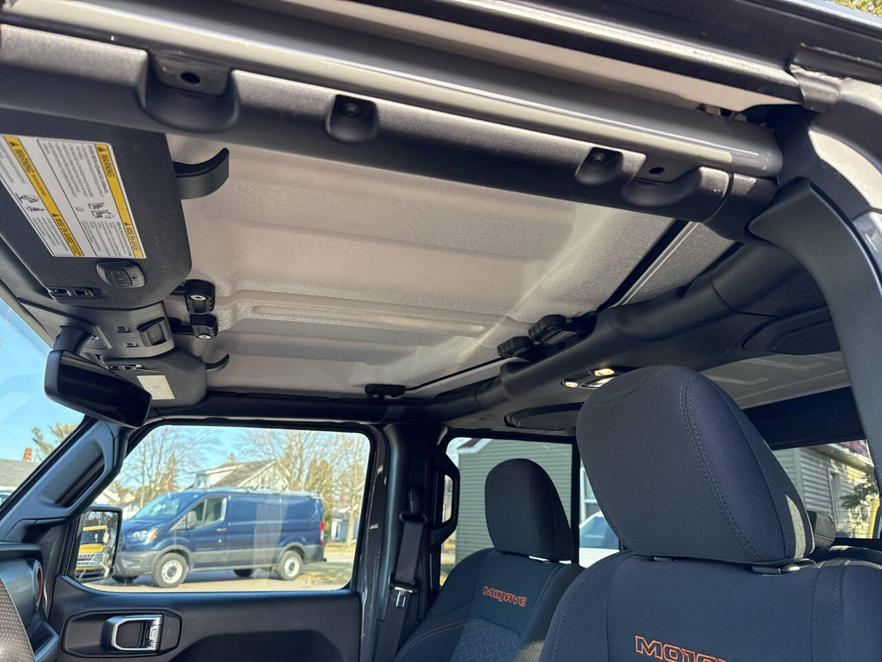 2023 Jeep Gladiator Mojave 4x4 4dr Crew Cab 5.0 ft. SB