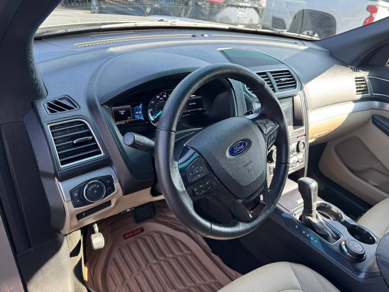 2017 Ford Explorer XLT AWD 4dr SUV