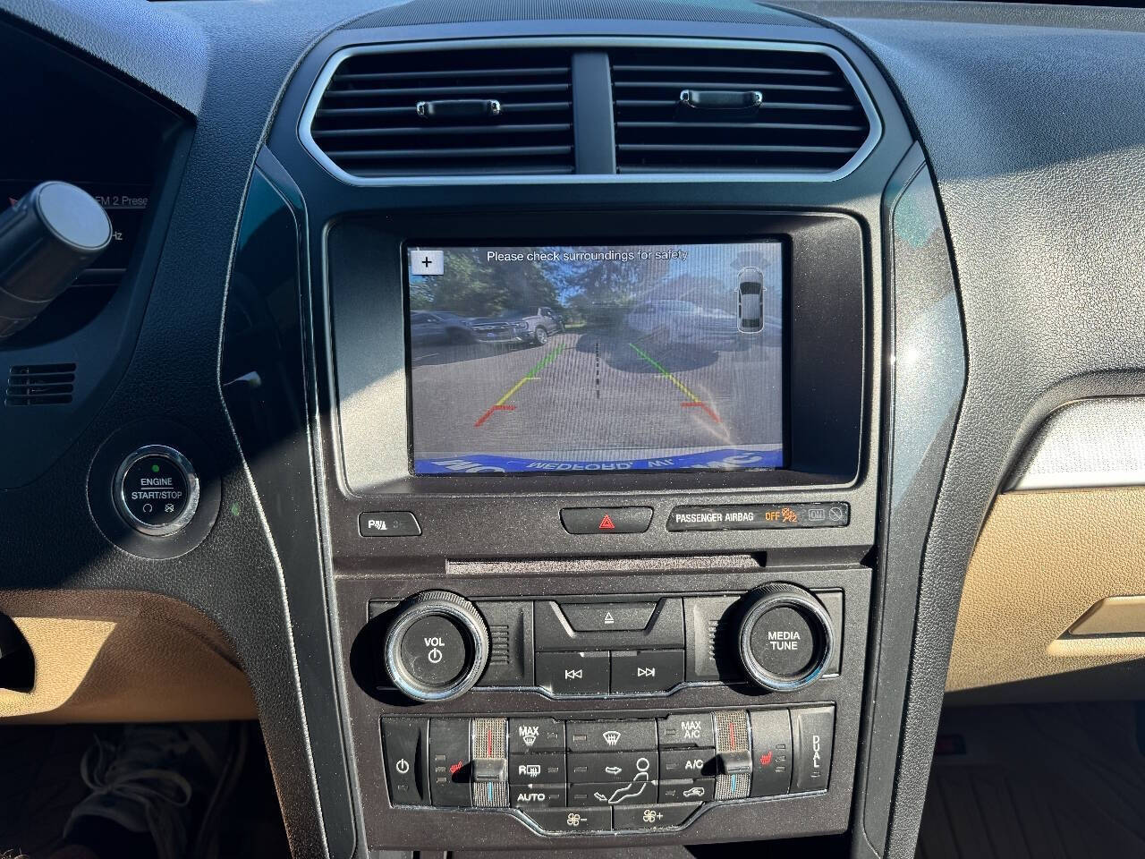 2017 Ford Explorer XLT AWD 4dr SUV