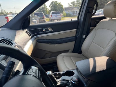 2017 Ford Explorer XLT AWD 4dr SUV