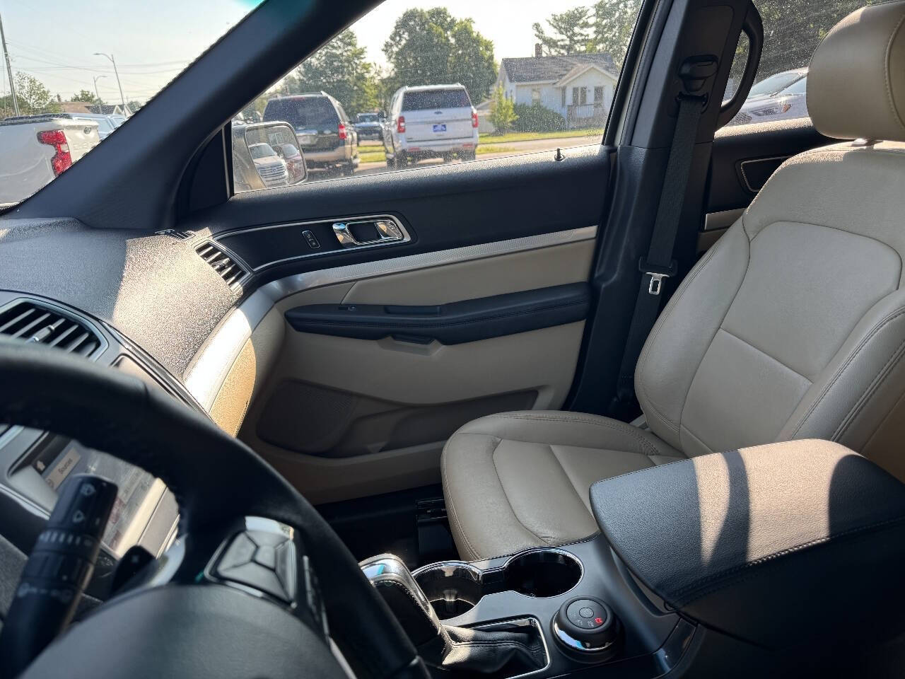 2017 Ford Explorer XLT AWD 4dr SUV