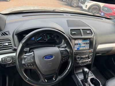 2017 Ford Explorer XLT AWD 4dr SUV