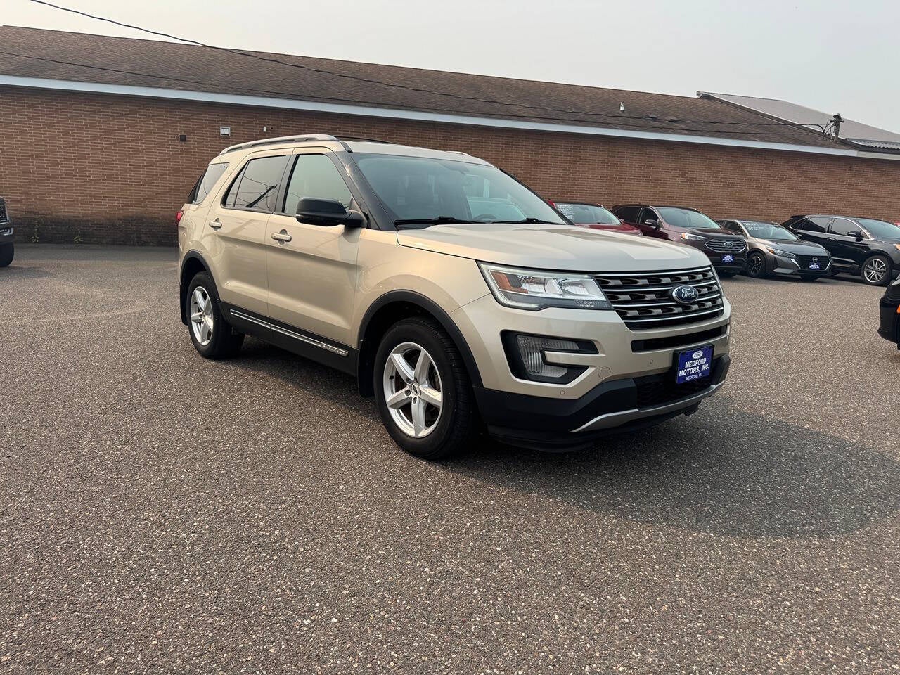 2017 Ford Explorer XLT AWD 4dr SUV