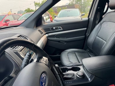 2017 Ford Explorer XLT AWD 4dr SUV