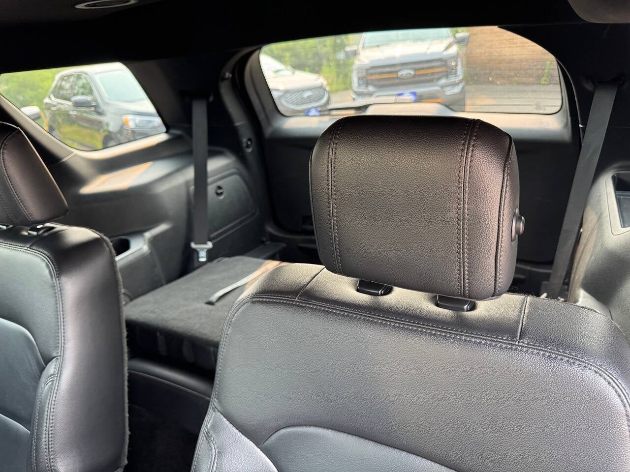 2017 Ford Explorer XLT AWD 4dr SUV