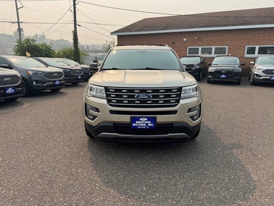 2017 Ford Explorer XLT AWD 4dr SUV