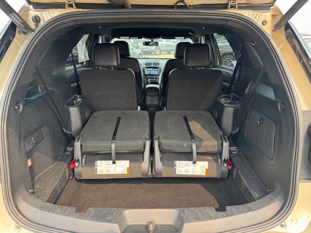 2017 Ford Explorer XLT AWD 4dr SUV