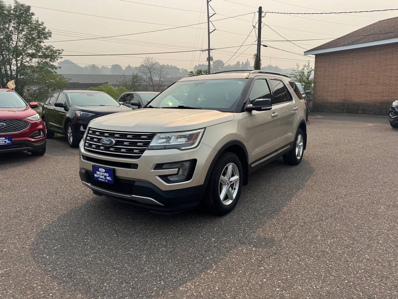 2017 Ford Explorer XLT AWD 4dr SUV