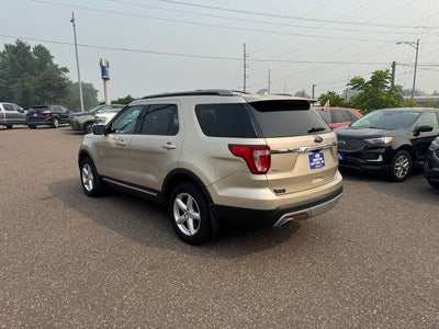 2017 Ford Explorer XLT AWD 4dr SUV