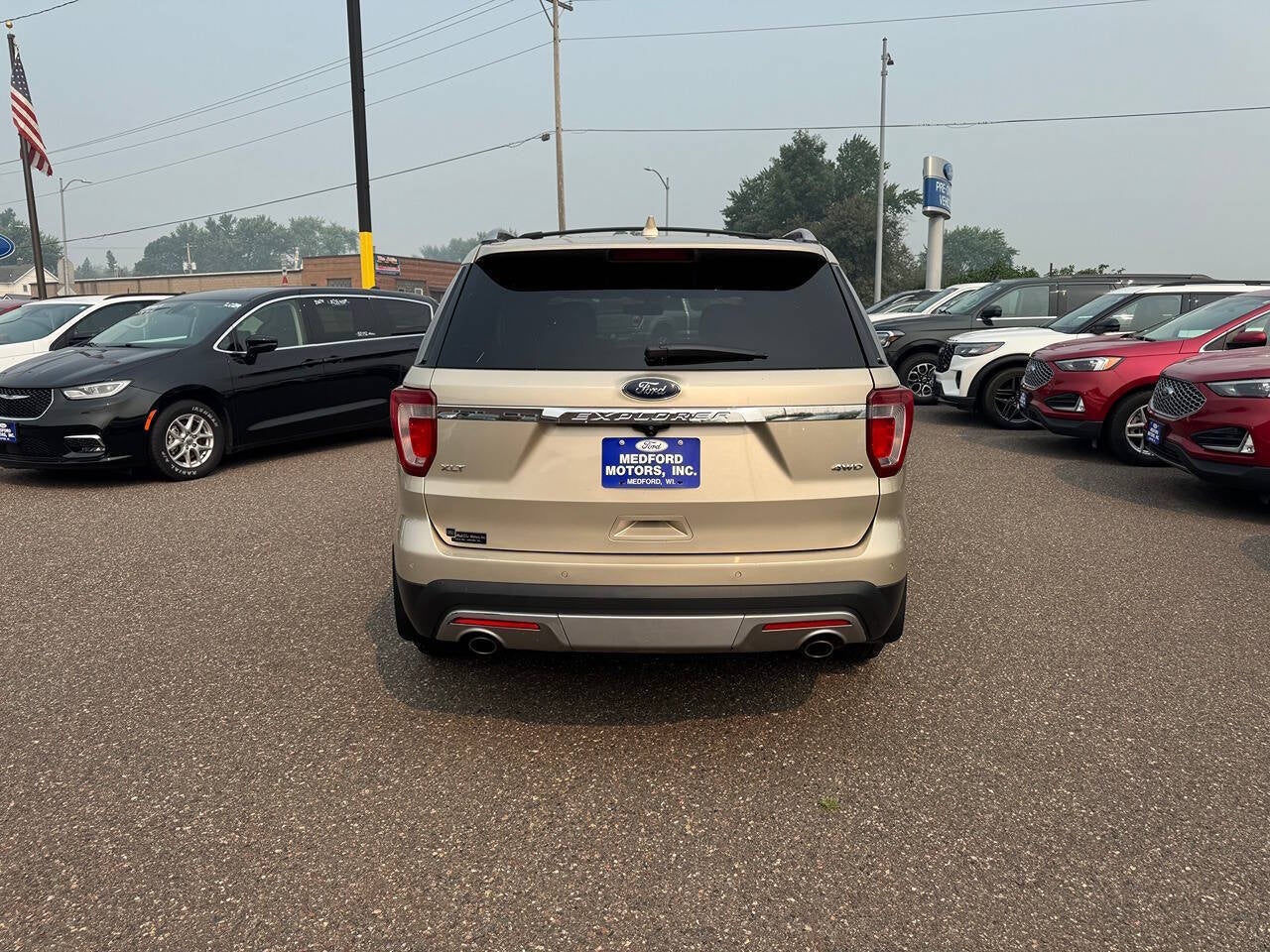 2017 Ford Explorer XLT AWD 4dr SUV