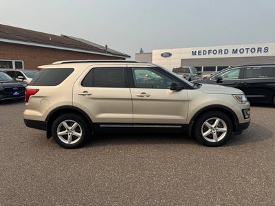 2017 Ford Explorer XLT AWD 4dr SUV