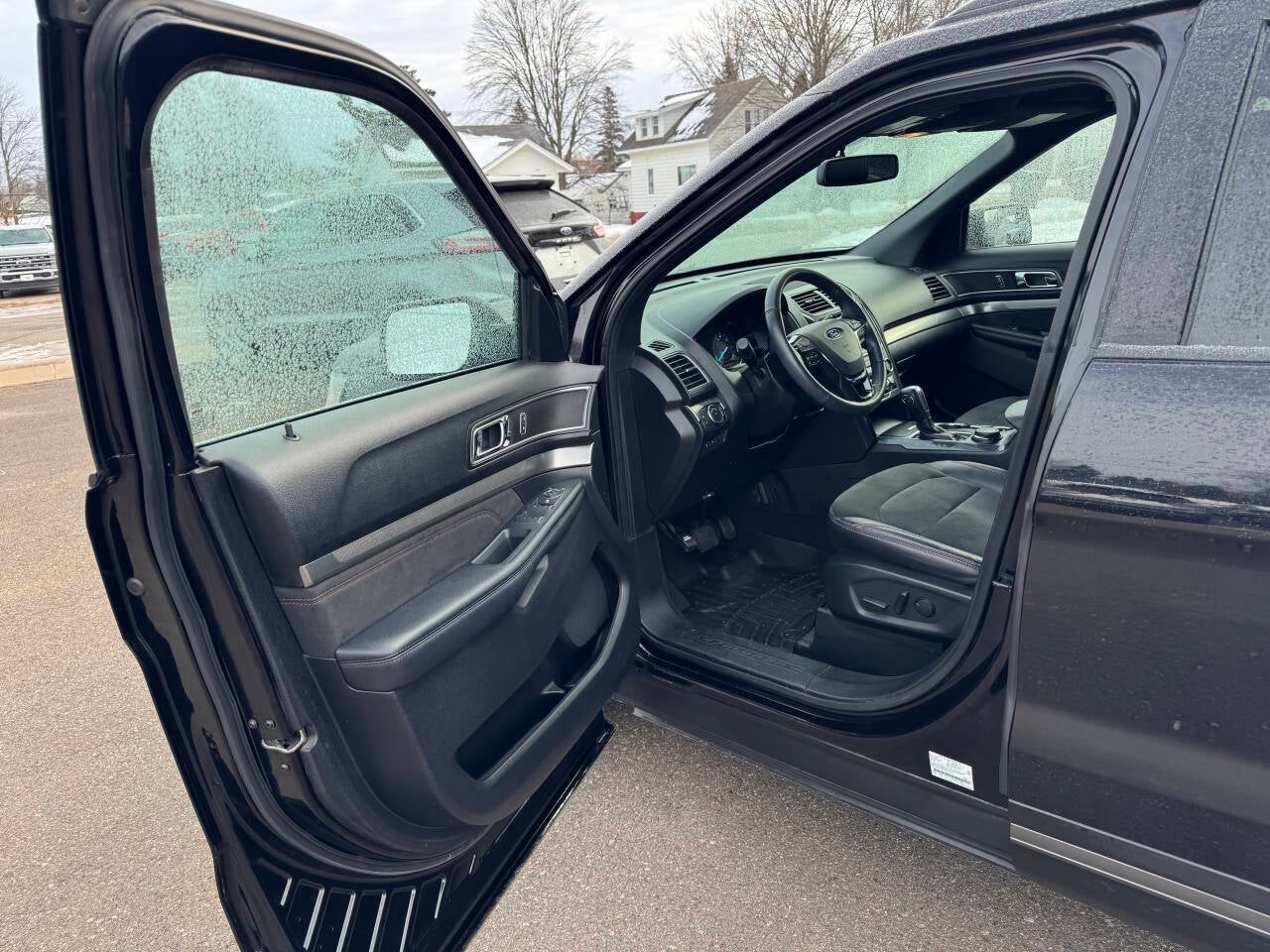 2019 Ford Explorer XLT AWD 4dr SUV