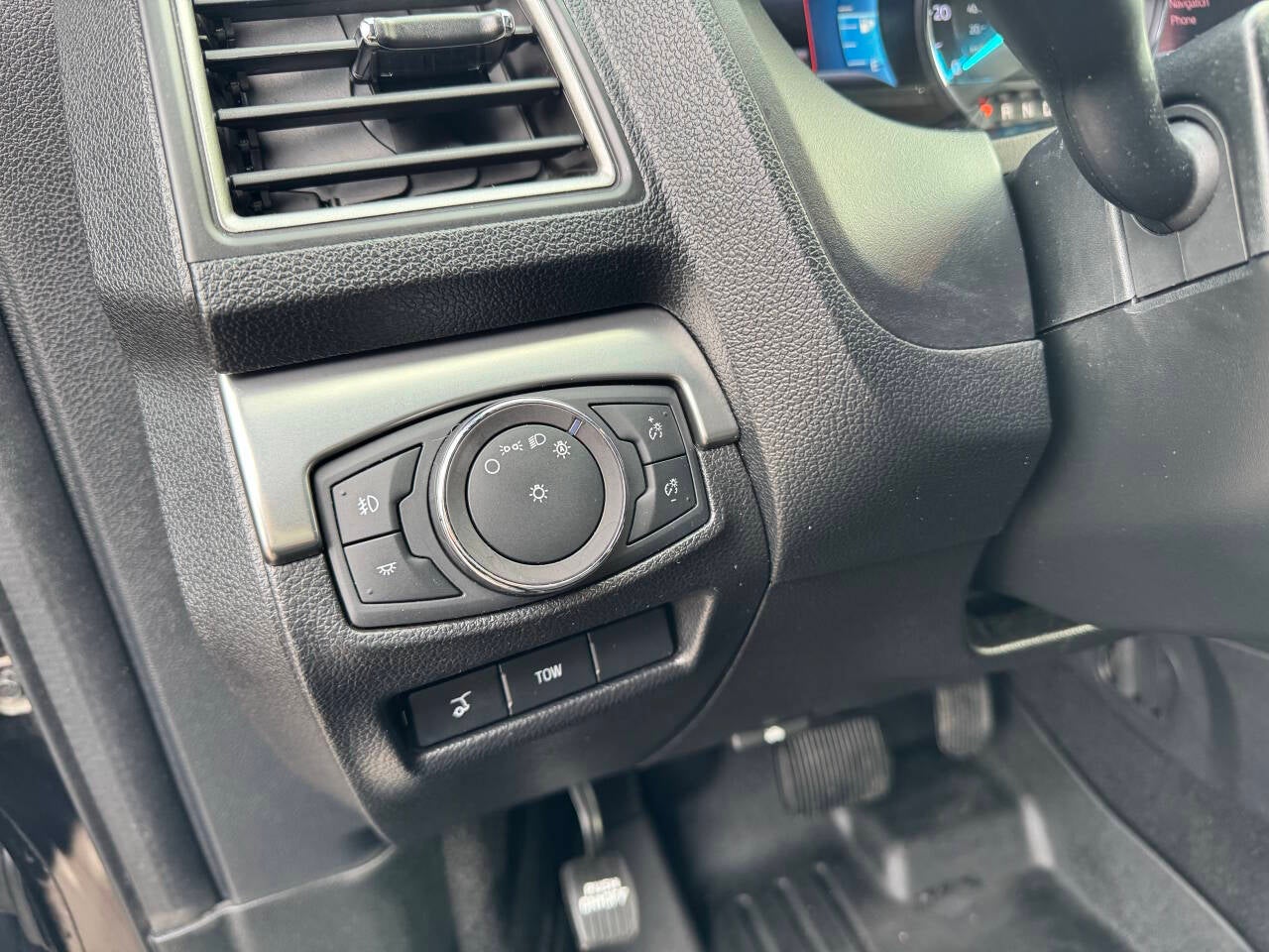 2019 Ford Explorer XLT AWD 4dr SUV