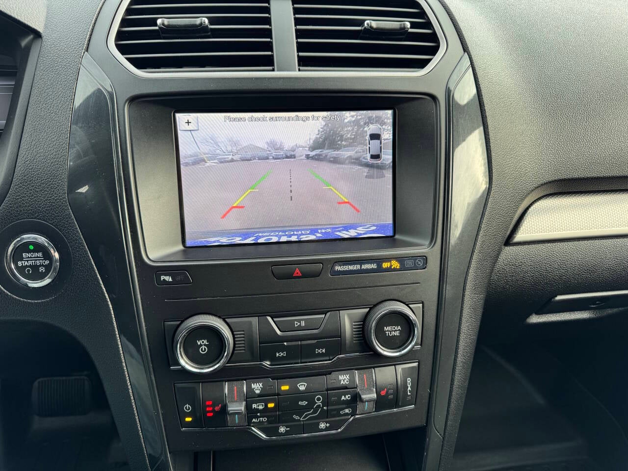 2019 Ford Explorer XLT AWD 4dr SUV