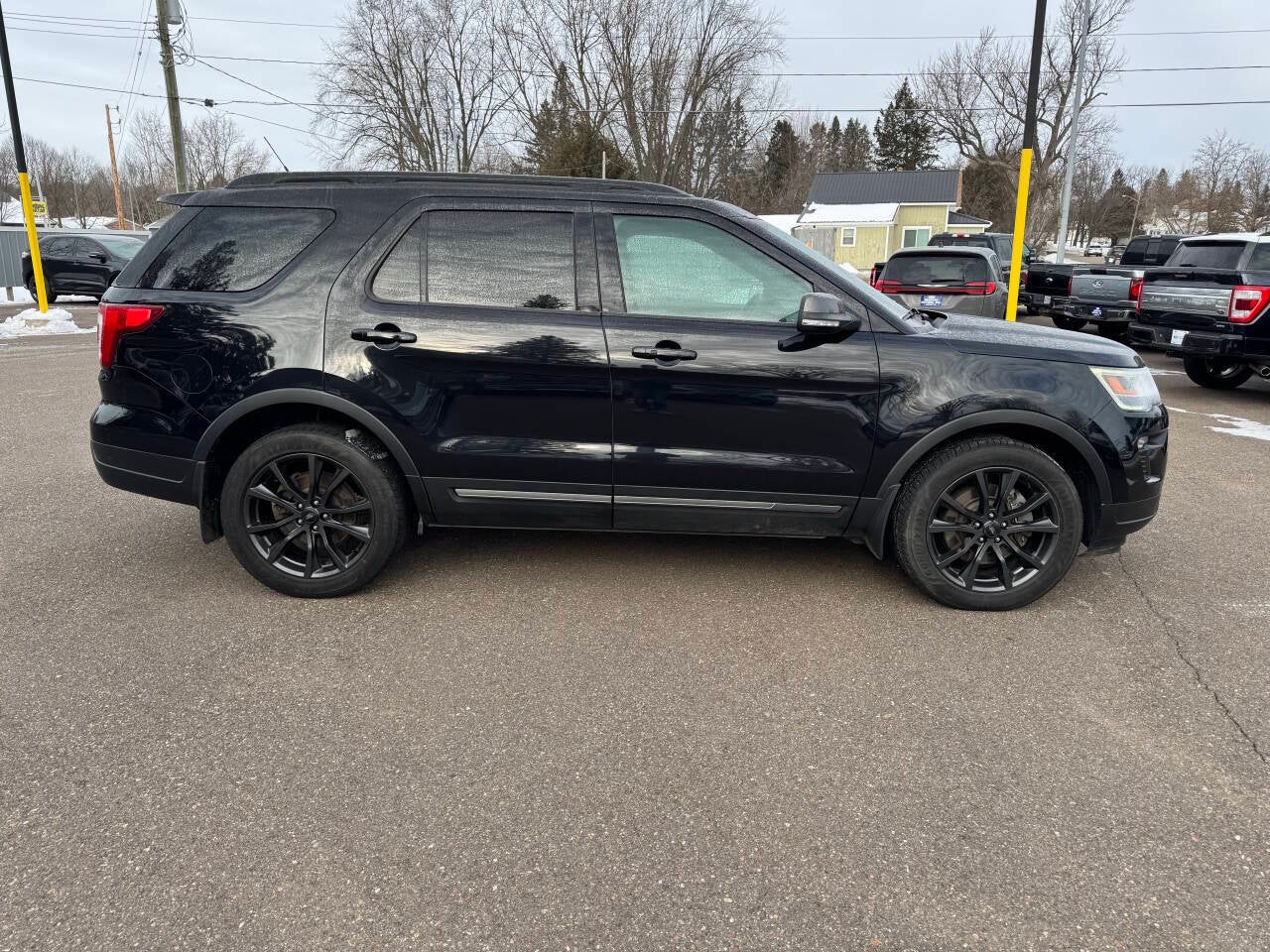 2019 Ford Explorer XLT AWD 4dr SUV