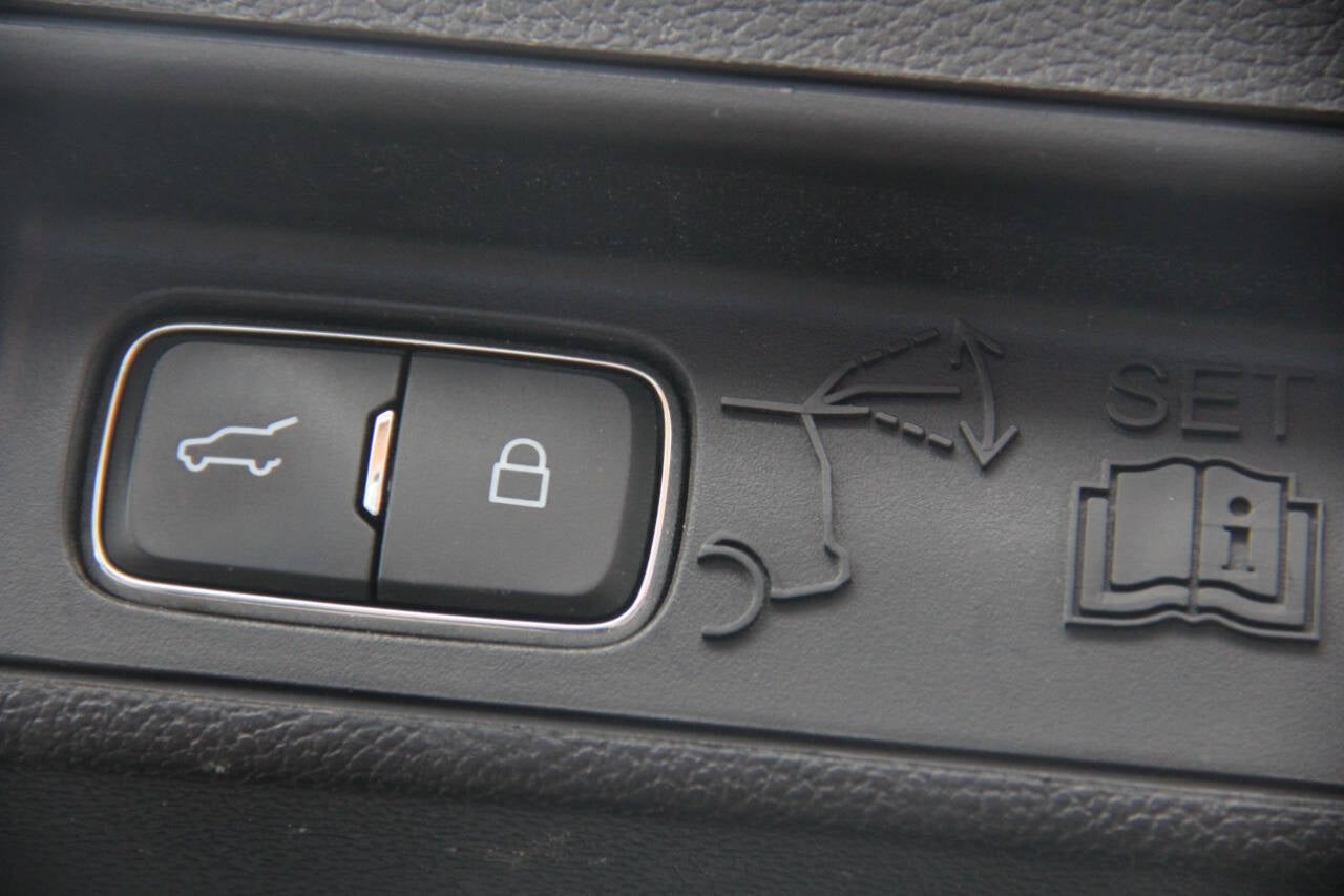 2020 Ford Explorer Hybrid Limited AWD 4dr SUV