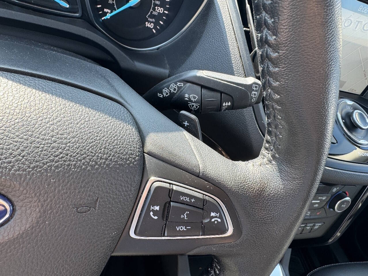 2017 Ford Escape Titanium AWD 4dr SUV