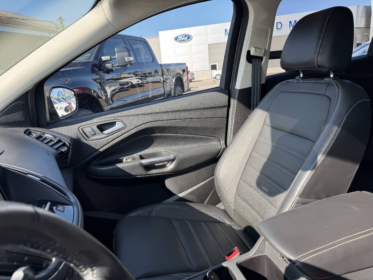 2017 Ford Escape Titanium AWD 4dr SUV