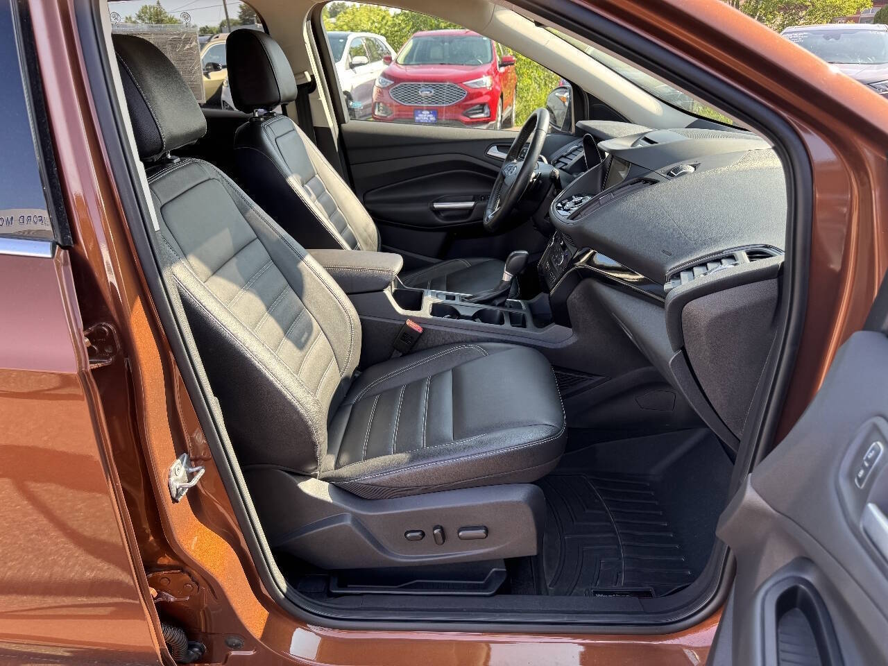 2017 Ford Escape Titanium AWD 4dr SUV