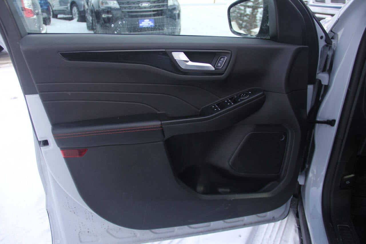 2025 Ford Escape ST Line Select AWD 4dr SUV