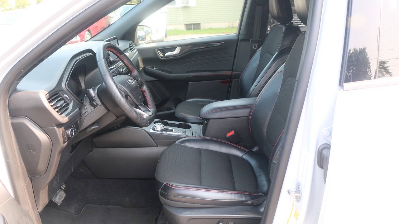 2025 Ford Escape ST Line Select AWD 4dr SUV