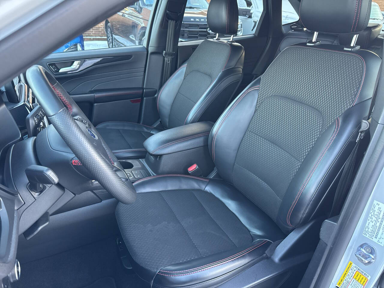 2025 Ford Escape ST Line Select AWD 4dr SUV