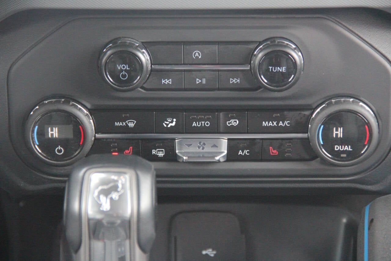 2024 Ford Bronco Black Diamond 4x4 4dr SUV