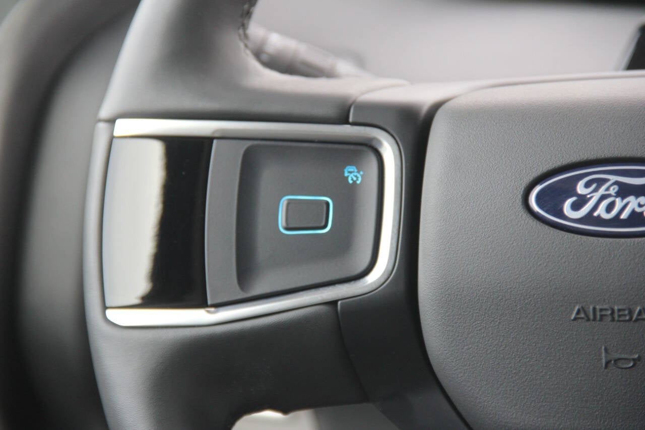 2025 Ford Expedition MAX Active 4x4 4dr SUV