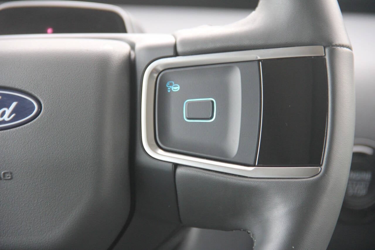 2025 Ford Expedition MAX Active 4x4 4dr SUV