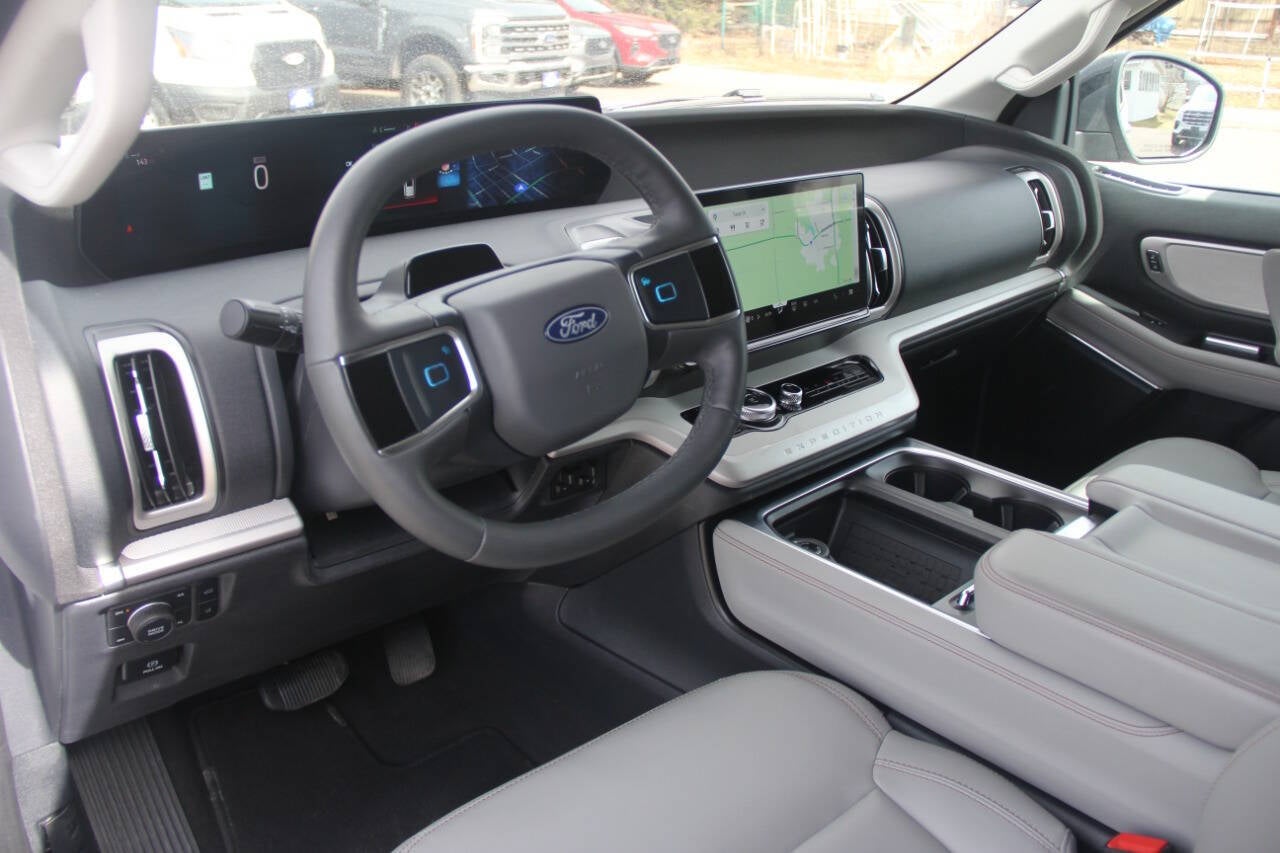 2025 Ford Expedition MAX Active 4x4 4dr SUV