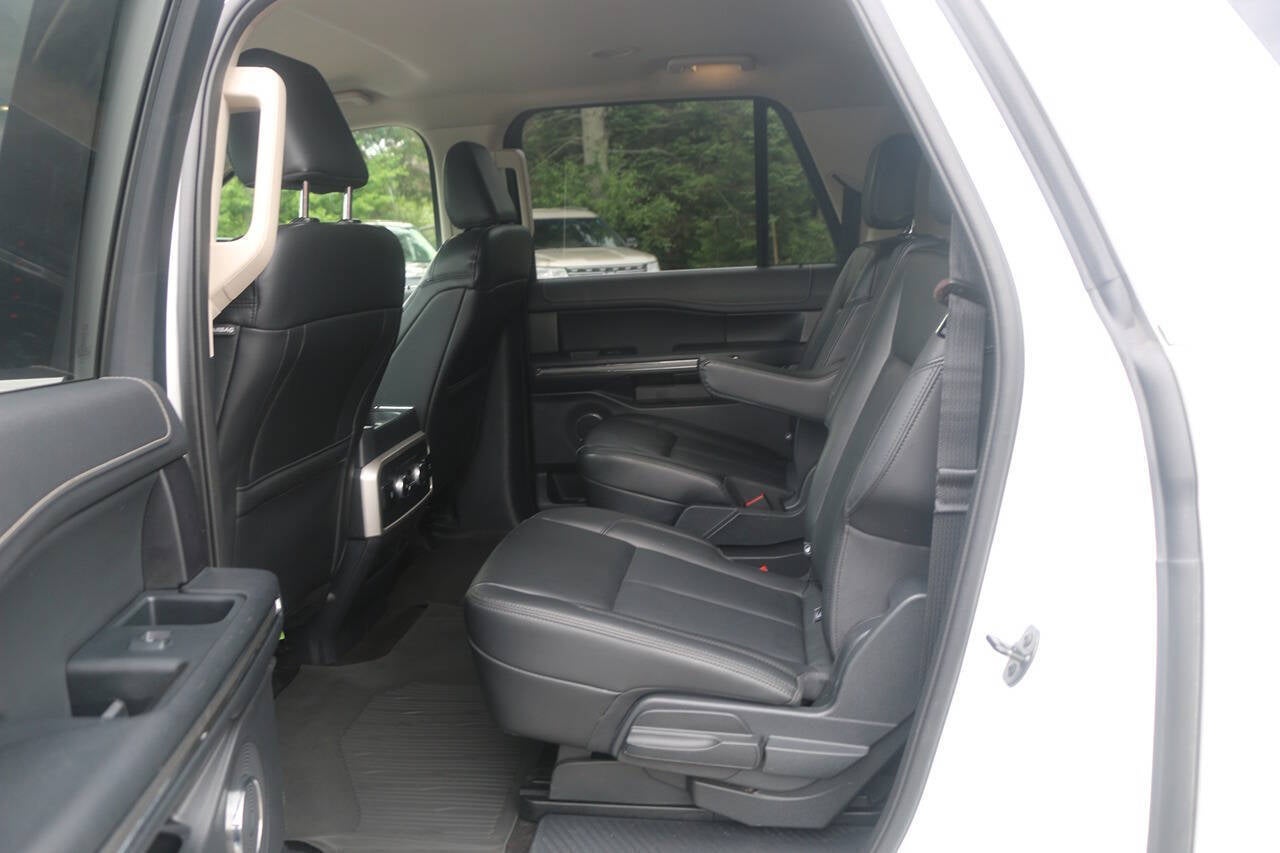 2023 Ford Expedition MAX XLT 4x4 4dr SUV
