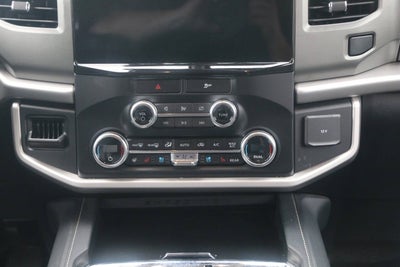 2023 Ford Expedition MAX XLT 4x4 4dr SUV