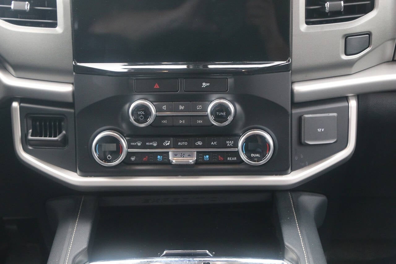2023 Ford Expedition MAX XLT 4x4 4dr SUV