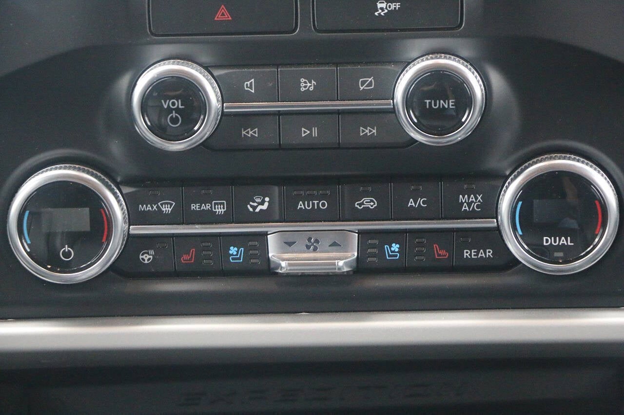 2023 Ford Expedition MAX XLT 4x4 4dr SUV
