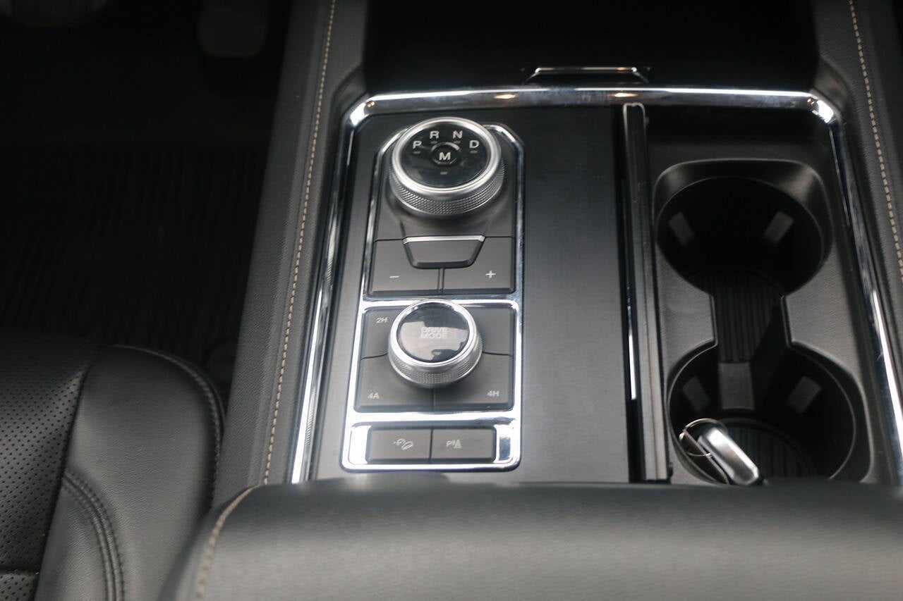 2023 Ford Expedition MAX XLT 4x4 4dr SUV