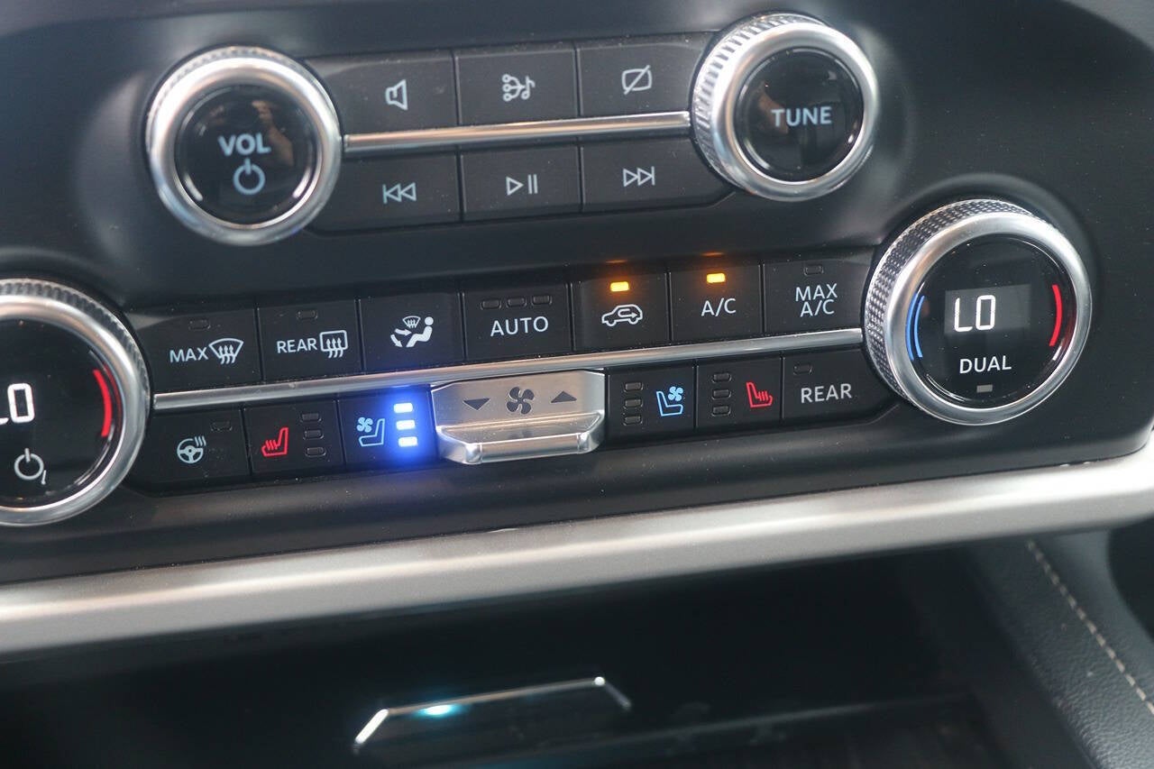 2023 Ford Expedition MAX XLT 4x4 4dr SUV