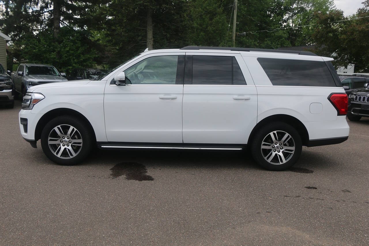 2023 Ford Expedition MAX XLT 4x4 4dr SUV