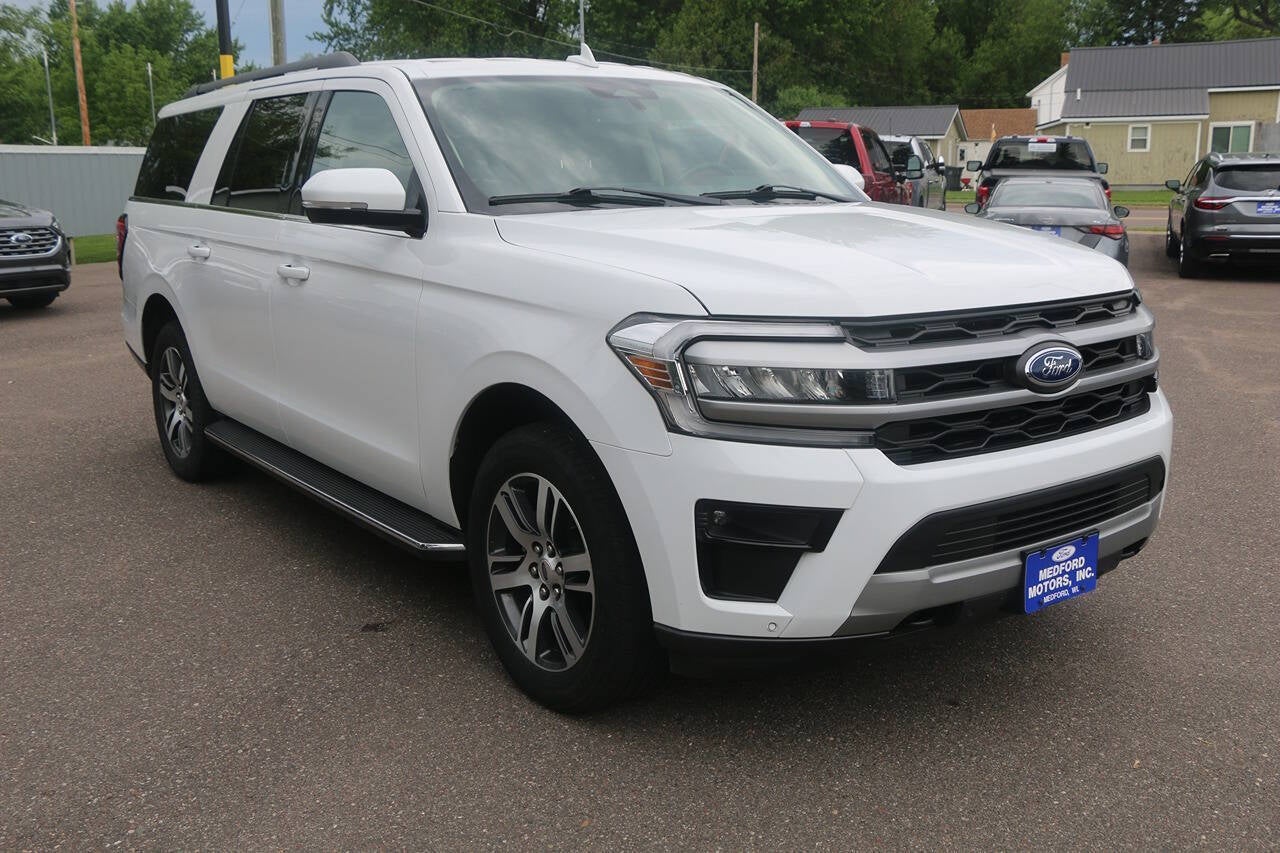 2023 Ford Expedition MAX XLT 4x4 4dr SUV