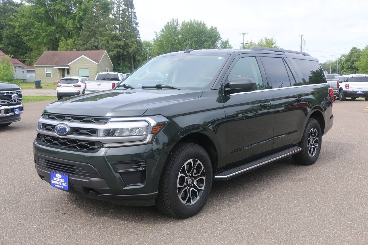 2023 Ford Expedition MAX XLT 4x4 4dr SUV